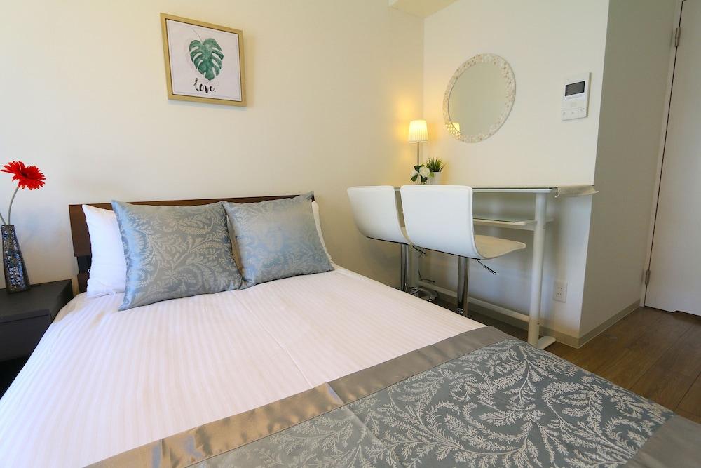 Elizabeth Garden Shinsaibashi