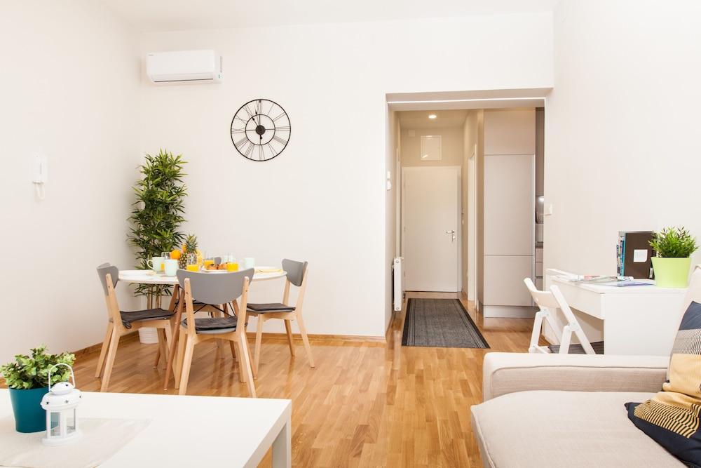 Luxury Main Square Apartments