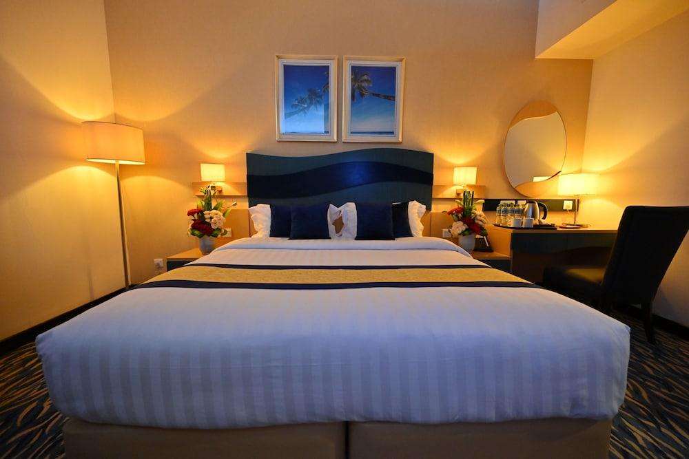 Harbour Suites Hotel from Holiday Gulf Hotel