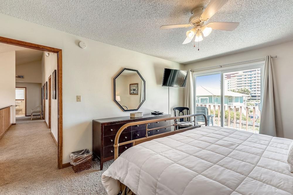 The Other Castle 5 Bedroom Home by RedAwning