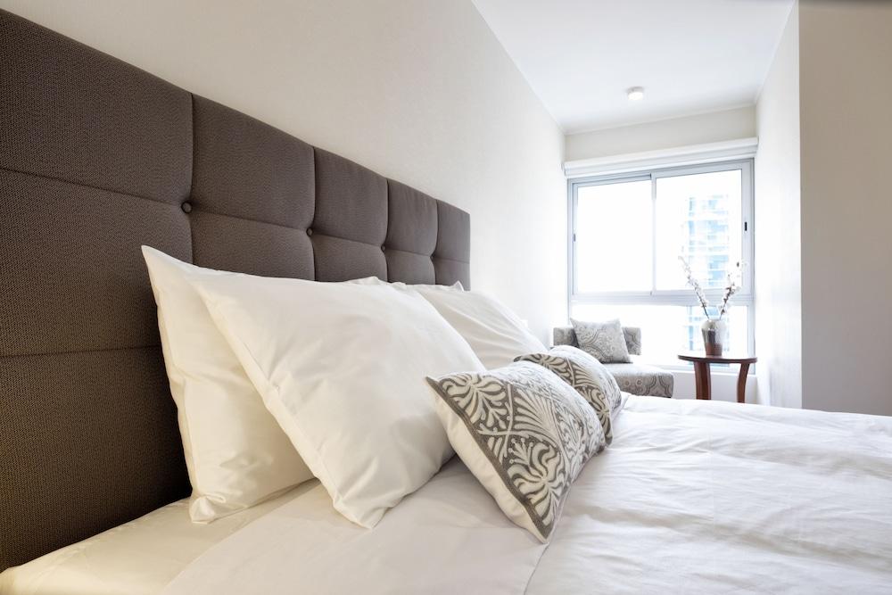 UR Place Rentals -2Bdrm Canvas Miraflore