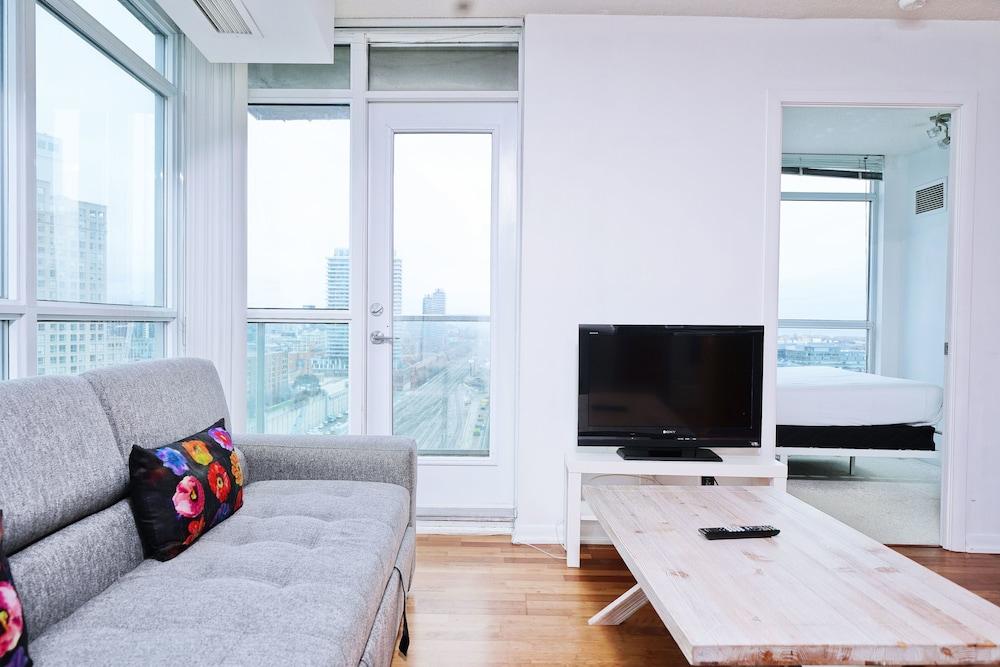 The Yonge Boutique Suites