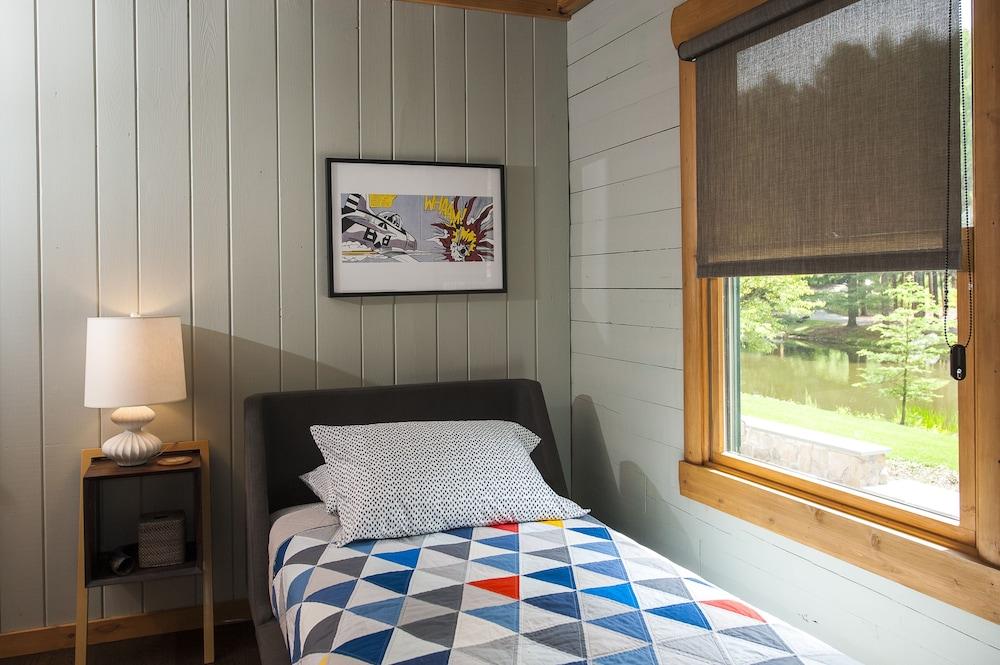 Chatfield Hollow Inn