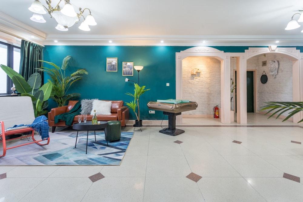 Qing Apartment Chungking Express