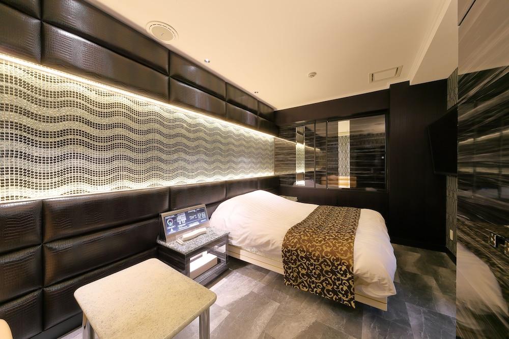 Hotel Cherena - Adult Only