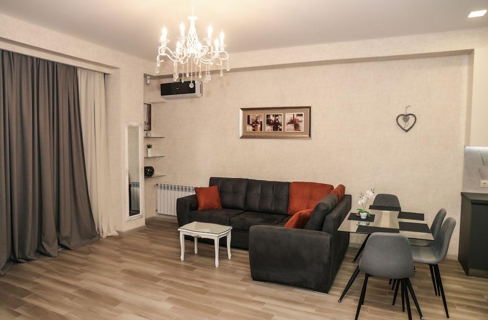 Hosthub Apartment On Shatberashvili Str