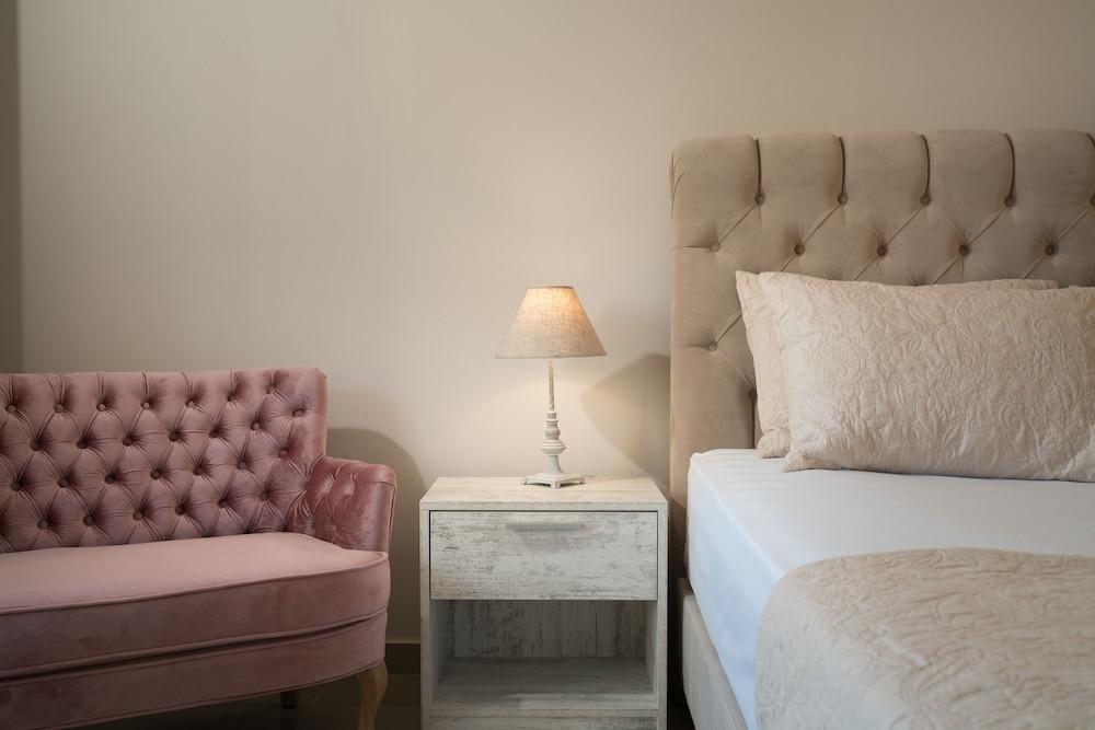 Aeolos Boutique Hotel & Suites