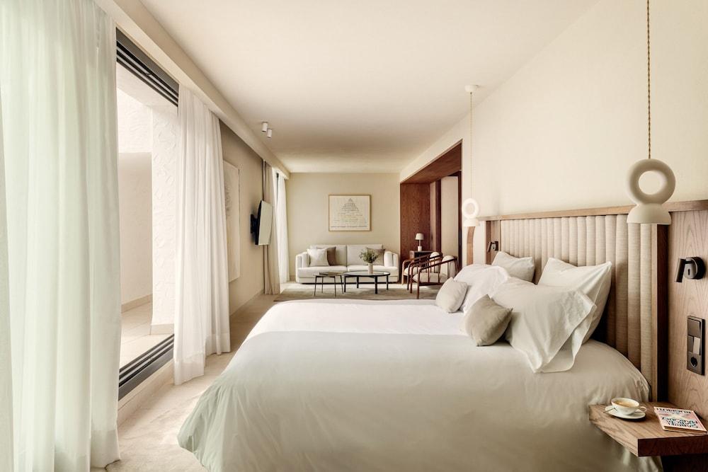 Anfitrión Villas & Suites