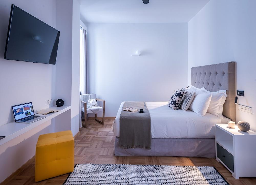 Shapes Luxury Suites