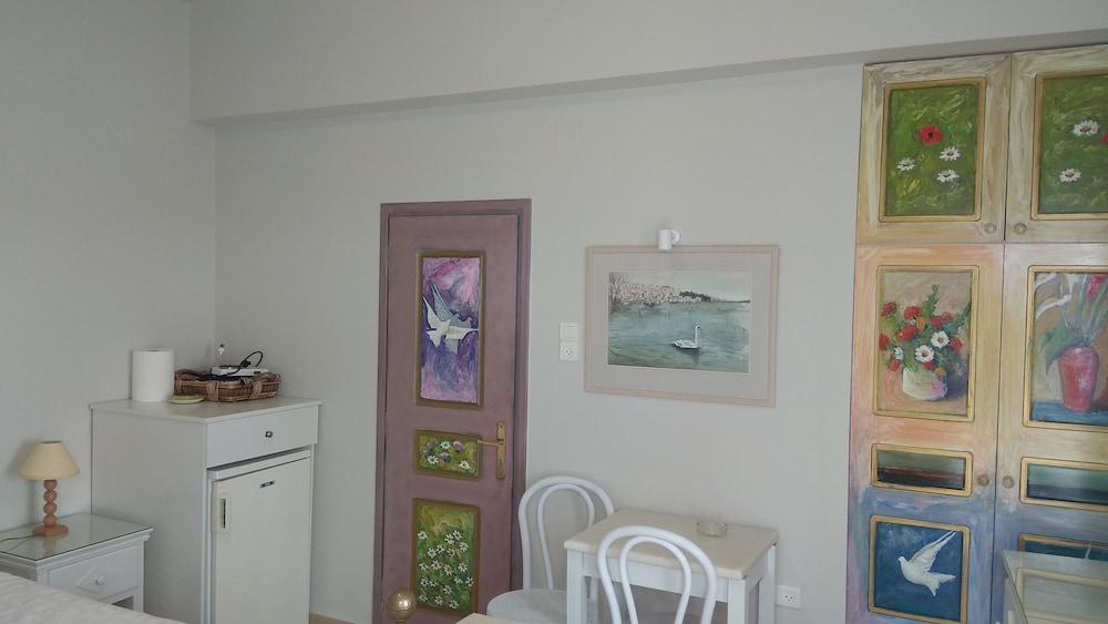 Ntafos Art Seaside Studios