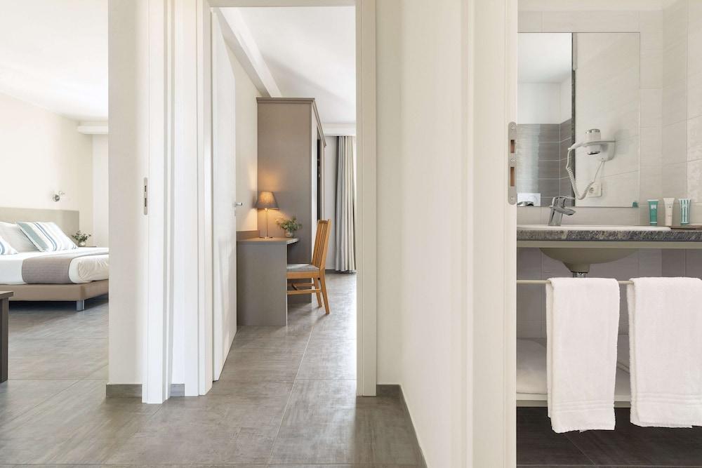 Golden Hotel & Apartments