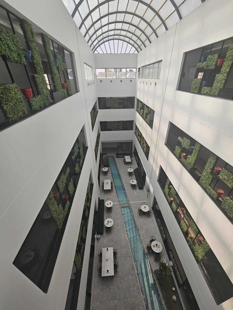 Snood Al Narjis Hotel