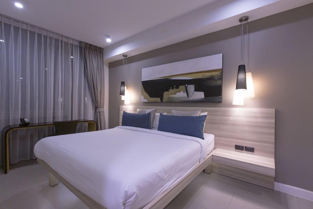 Oceanstone Phuket by Holy Cow 702