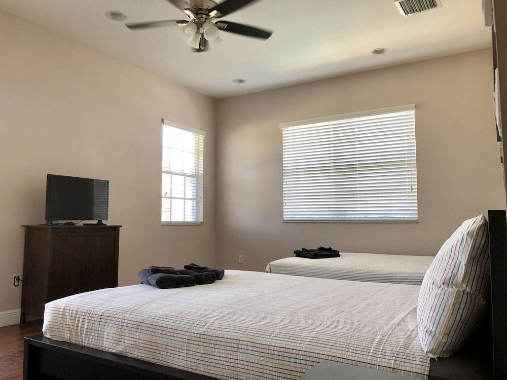 4BR House 219 by Ideal Experience VR