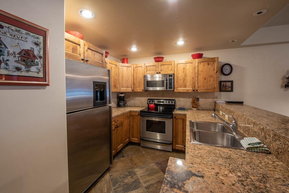 Black Bear3Br 3Ba BB103 - CBBI - No Cleaning Fee! by RedAwning