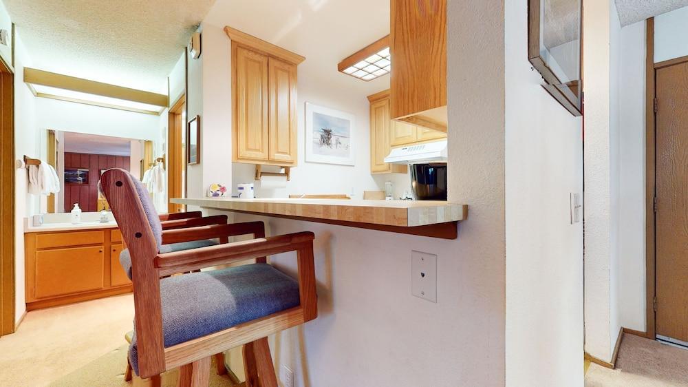 Summit #267 1 Bedroom Condo by RedAwning