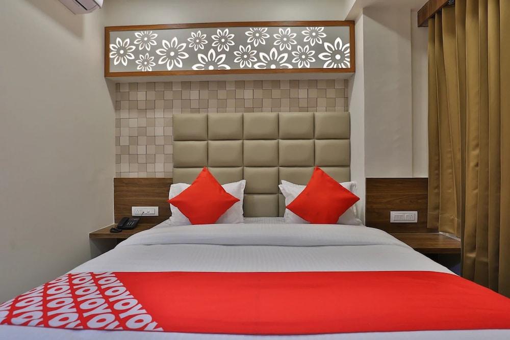 Hotel Royal King by Sky Stays