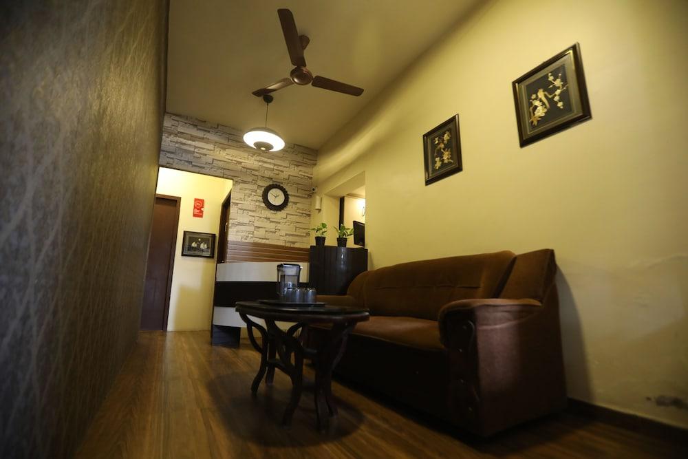 Nestlay Rooms - Ambattur