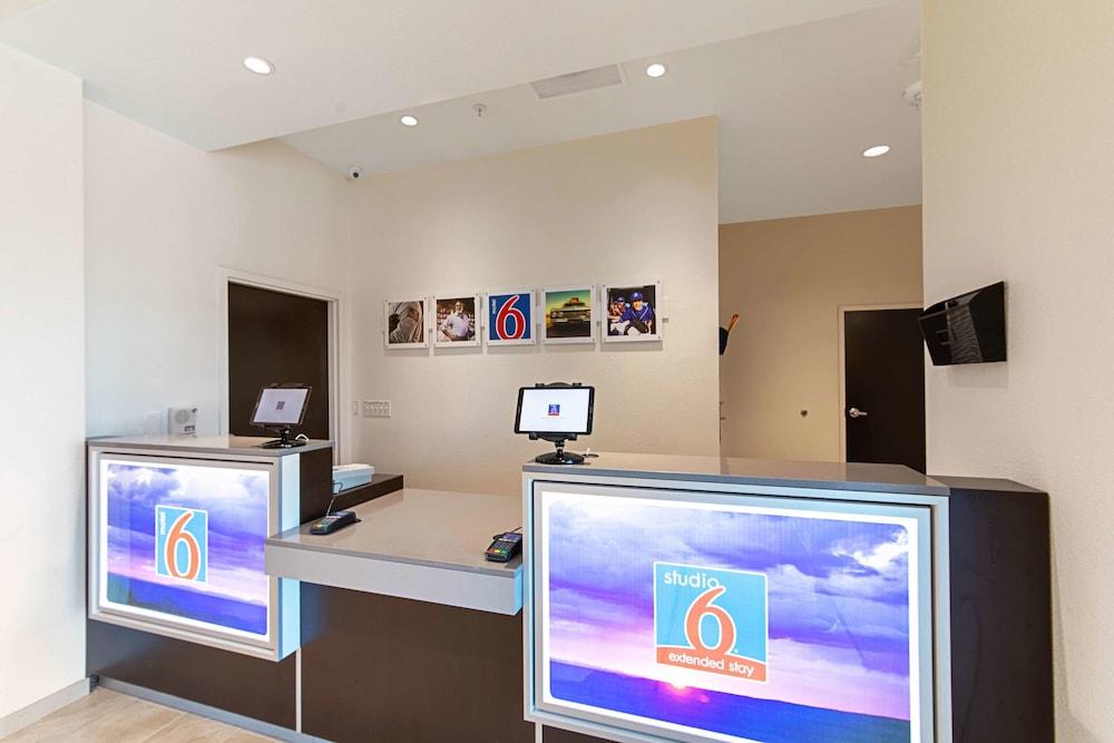 Motel 6 Austin, TX - Airport