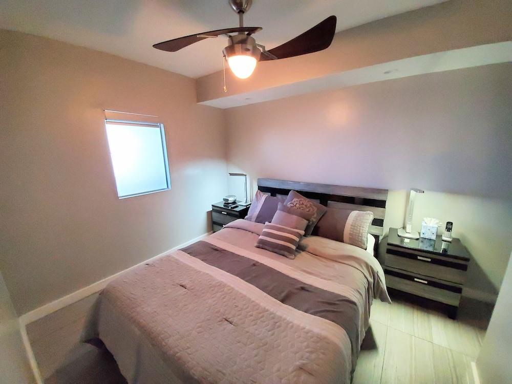 Alexander 718 3 Bedroom Apts by RedAwning