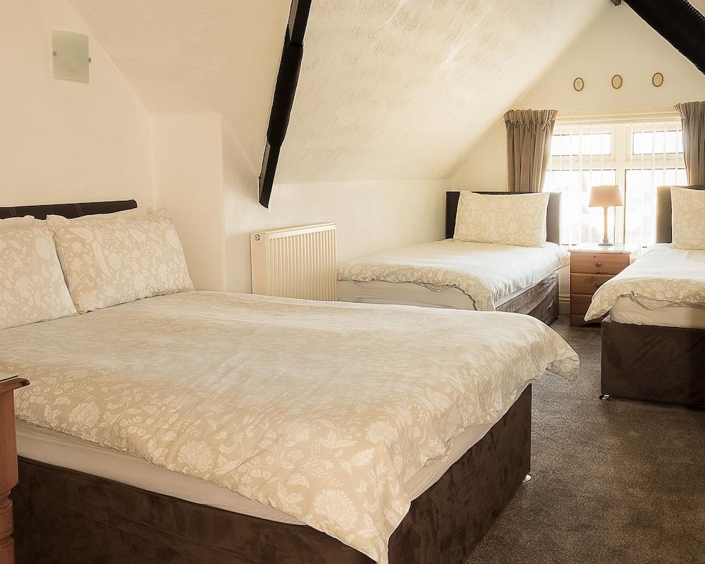 Crescent Lodge Guest House