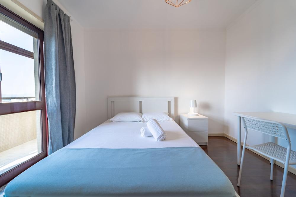 House and People - Feliciano Ramos 2