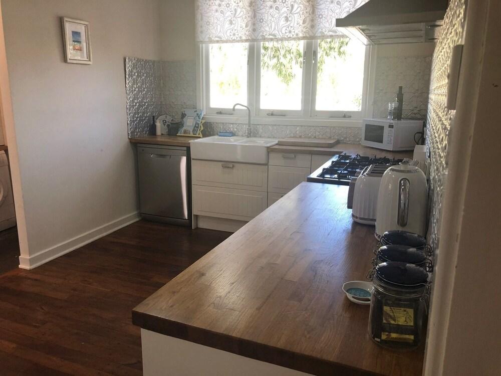 Barefoot Beach Cottage