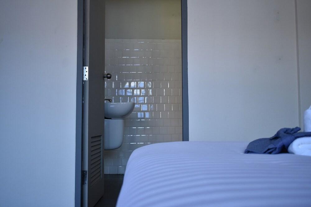 Maya Bed and Food Hostel