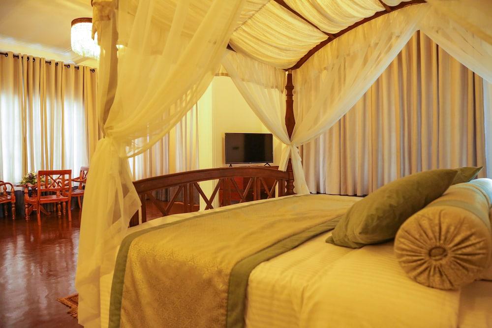 Castle Hill Bungalow