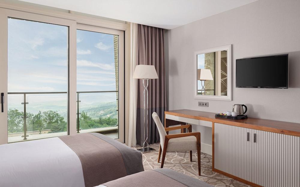 Qalaalti Hotel & Spa