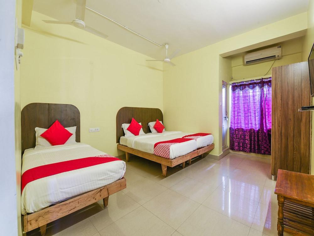 OYO 15011 New Blue Homes