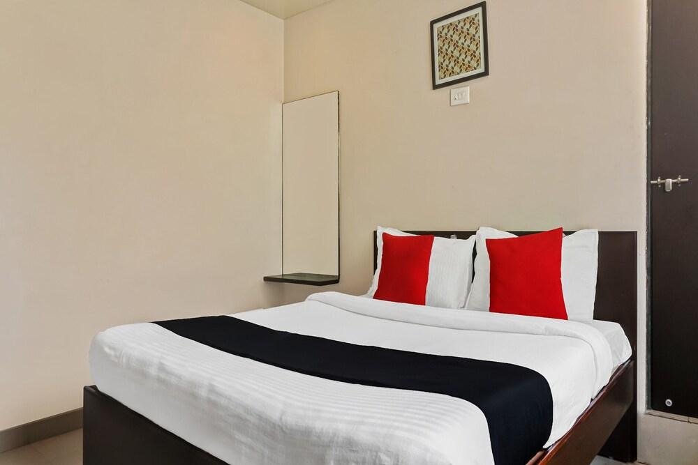 OYO 23501 Log Inn Plaza