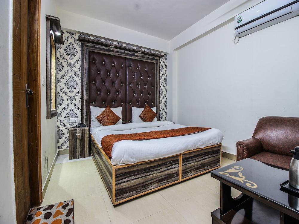 OYO 24801 Hotel Star Palace