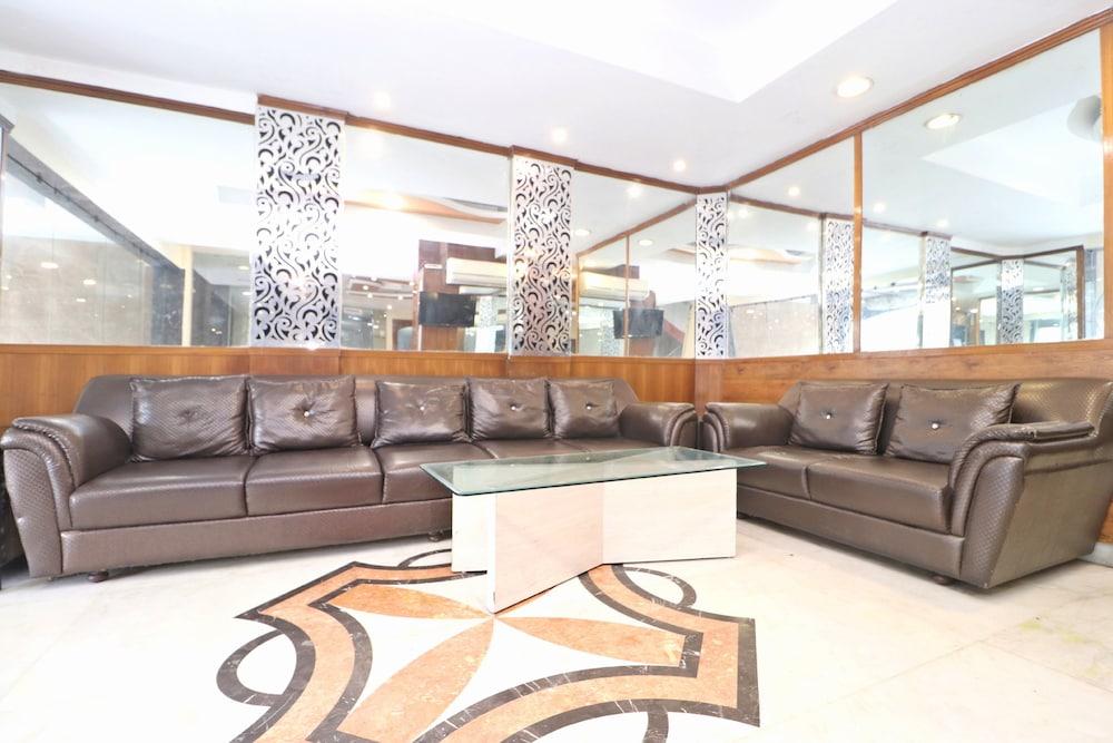 OYO 27012 Hotel Sk Residency