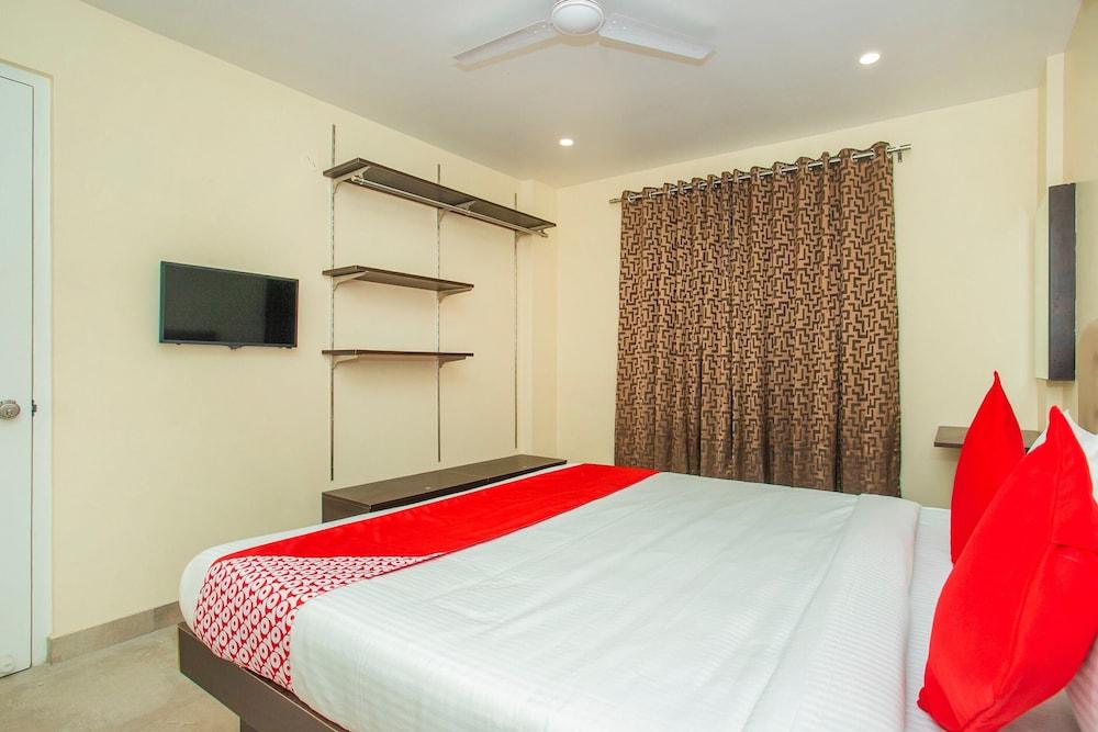 OYO Flagship 18680 Olivia Comforts