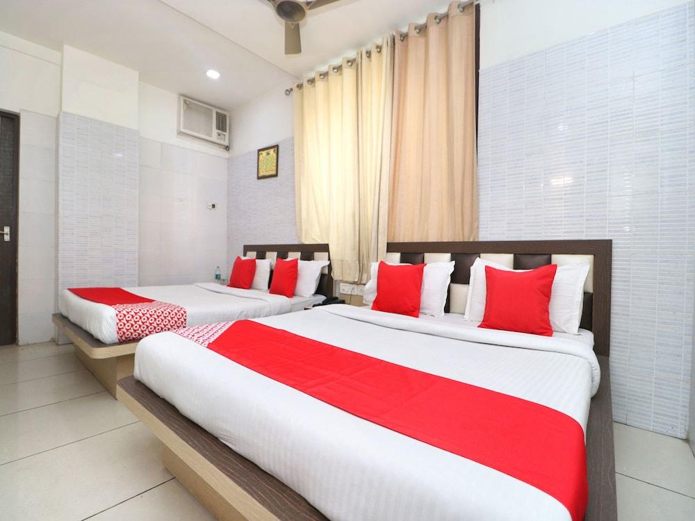 OYO 23357 Raj Tirath Niwas