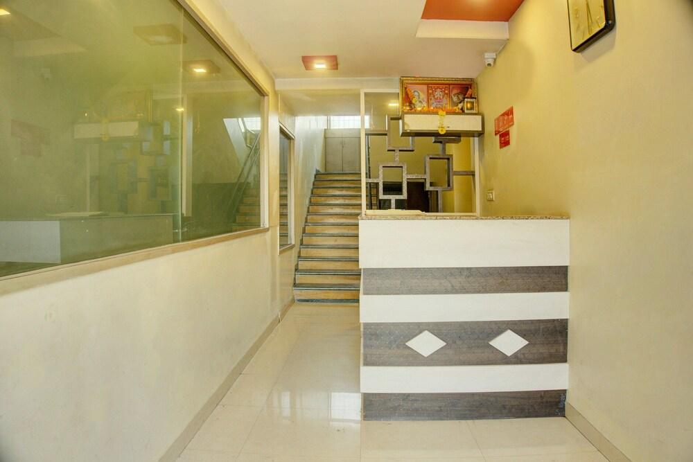 OYO 17342 Aditya Service Apartment
