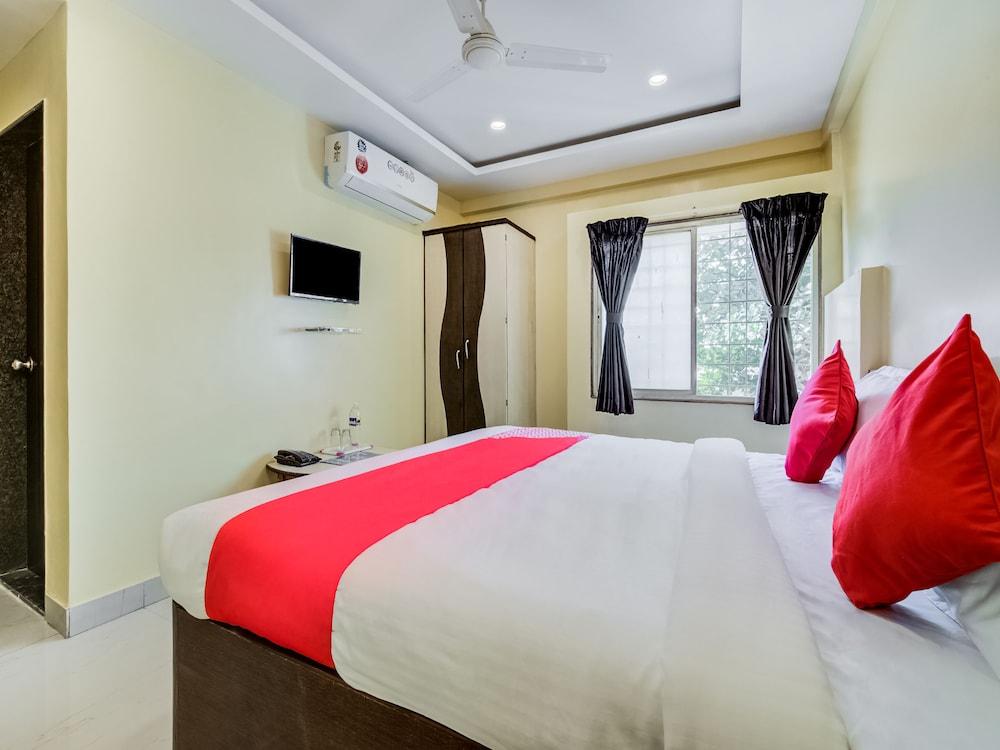 OYO 27822 Amrut Executive