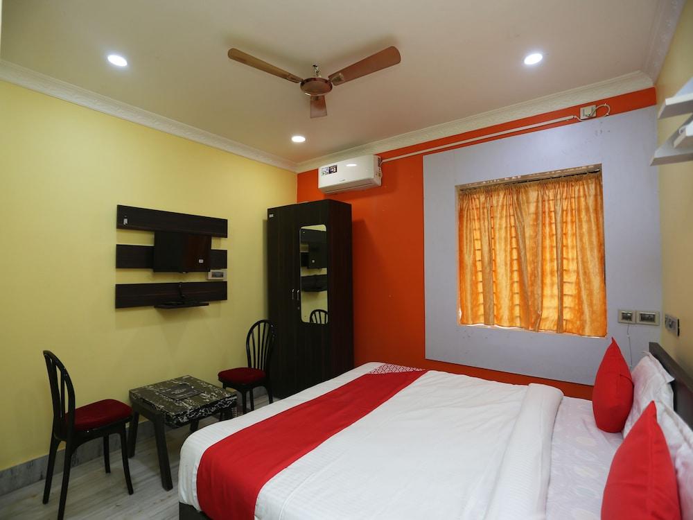 OYO 19602 Omm Residency