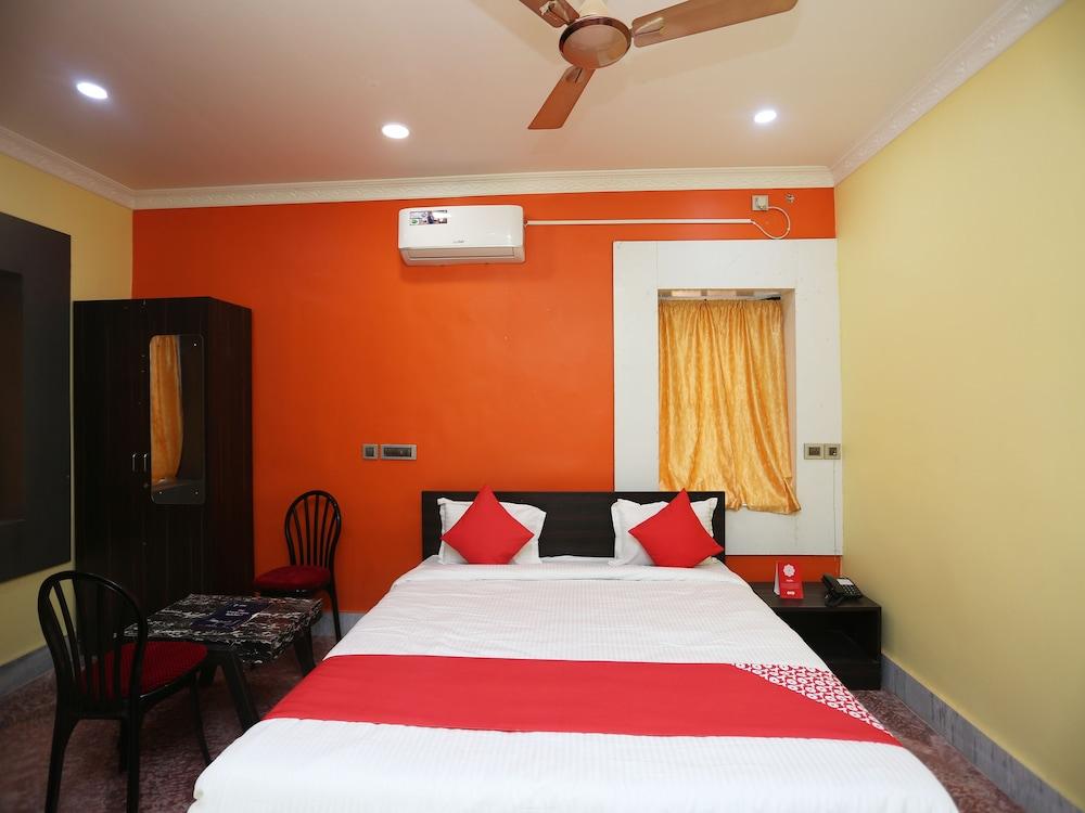 OYO 19602 Omm Residency