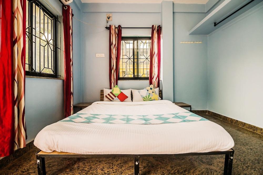 OYO 19176 Home River View 2BHK Siolim