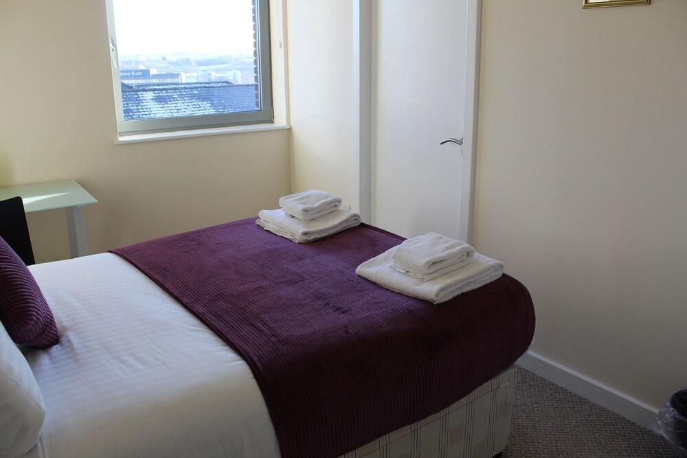 Week2Week Stunning 2 Bed City Centre Apartment