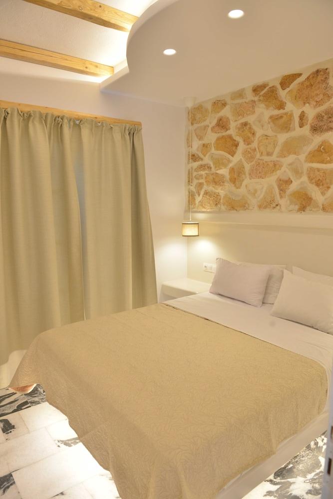 Dedalos Studios Naxos