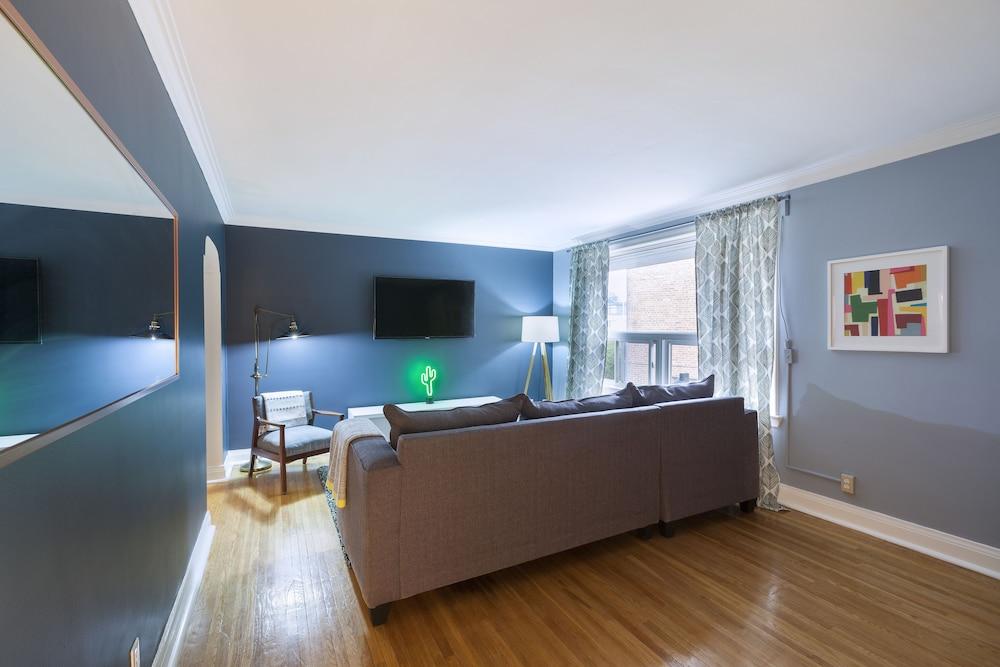 Spacious Apartment in Forest Hill (Free Parking)