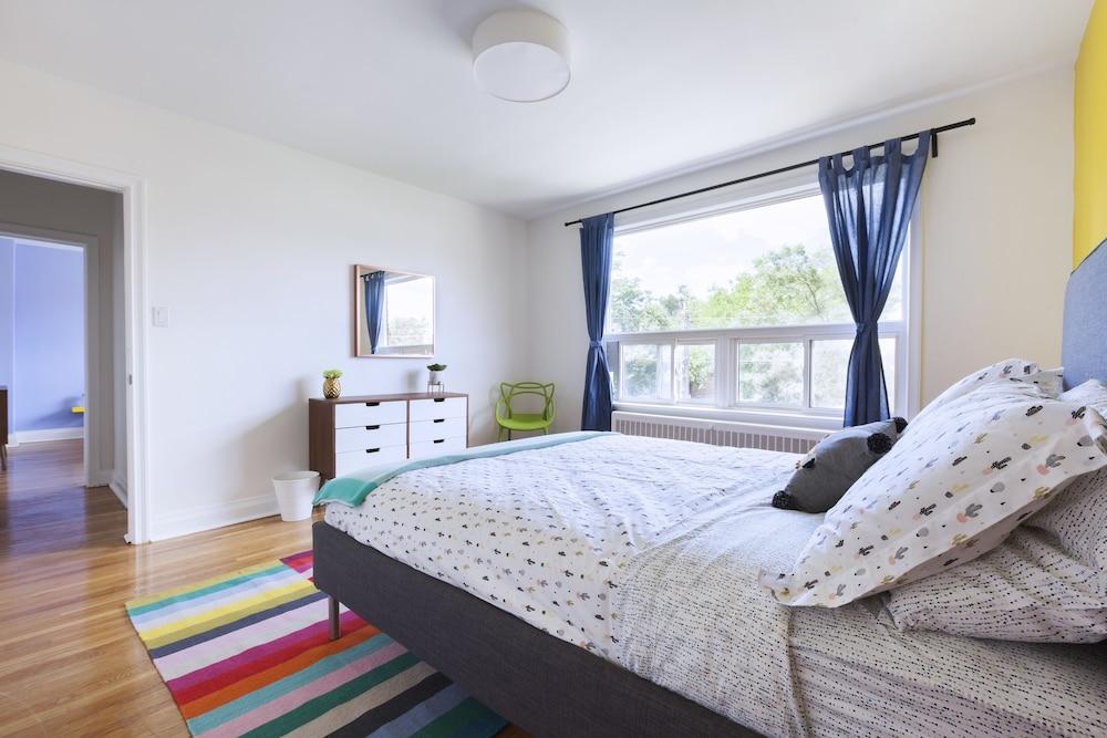 Bright Hideaway in Forest Hill with Parking