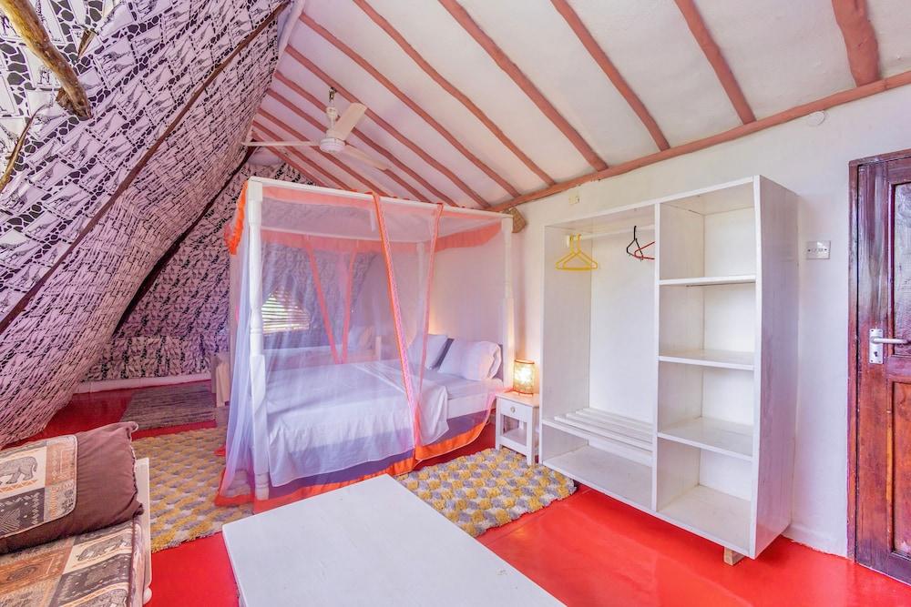 Villa Dora and Holly