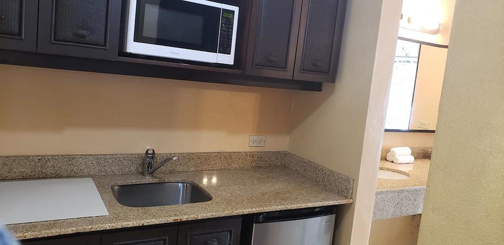 Costa Bonita Beachfront Villas