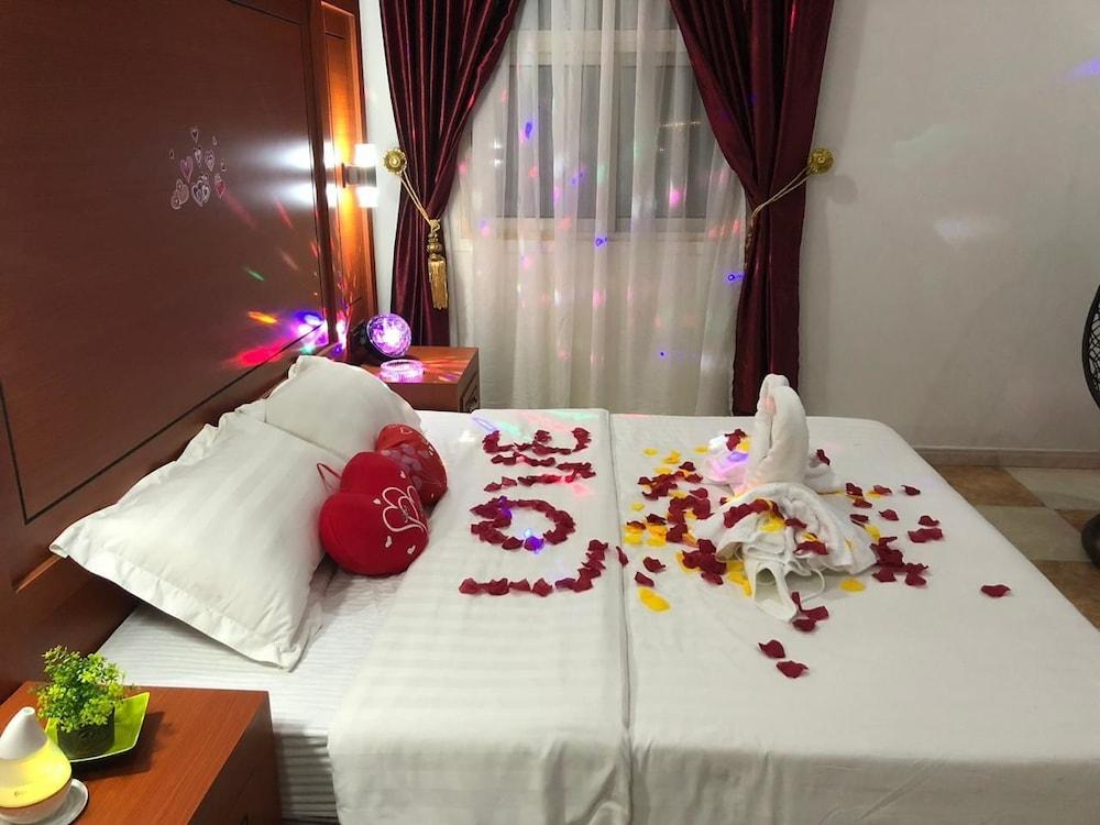 Jawhrat Al Koon Apartment