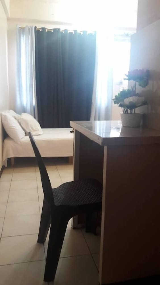 Ekonumi Rooms at Benrosi Plaza