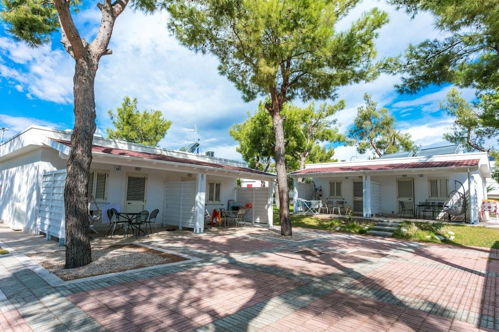 Villaggio Turistico Baia Del Monaco